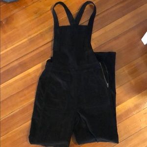 Madewell black velvet skinny overalls XS